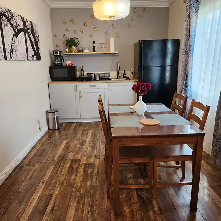 Large 1-Bedroom With Kitchen In Encino